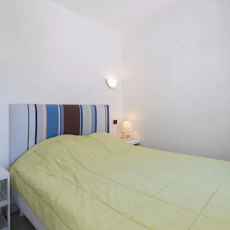 1 Bedroom For 4 아그